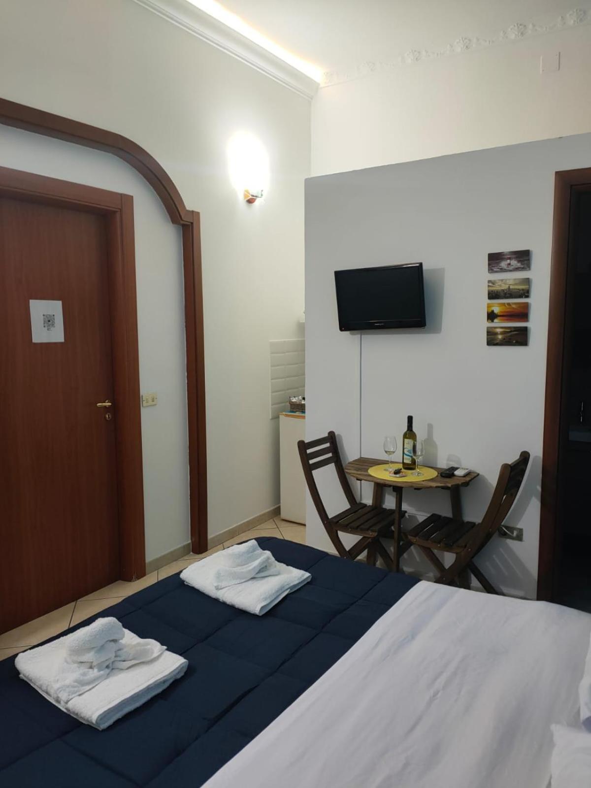 Napoli Centro Casa Annina Close To Toledo St Ngoại thất bức ảnh